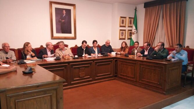 Los alcaldes de Vélez Blanco, Vélez-Rubio y Chirivel con los senadores del PP, PSOE y Ciudadanos.