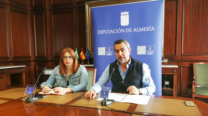 Juan Antonio Lorenzo y Ángeles Castillo durante la rueda de prensa ayer en el Palacio Provincial.