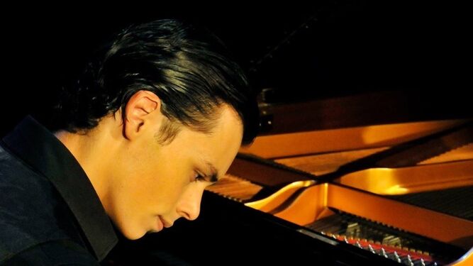 Rafael Pradal, joven pianista francés, de raíces almerienses.