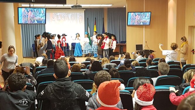 El Hospital de La Inmaculada organiza actividades para felicitar la Navidad
