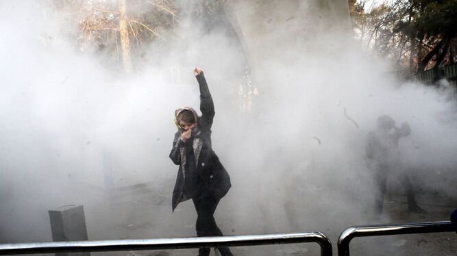 Protestas no autorizadas en la Universidad de Teherán, la capital del país.