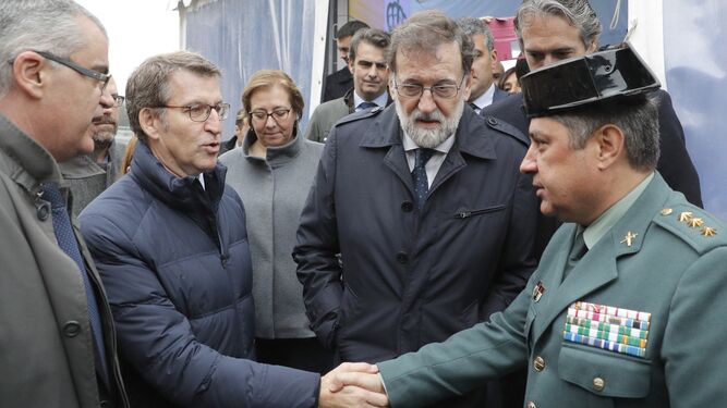 Rajoy y Feijoo, con el coronel Jambrina.