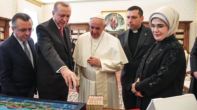 El Papa recibe a Erdogan entre protestas