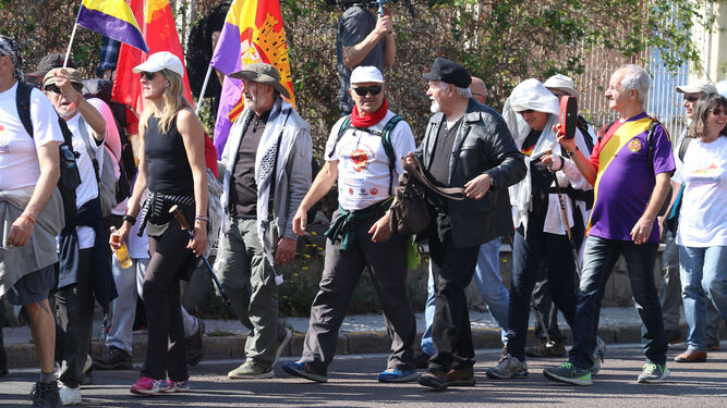 La Marcha Senderista 'La Desbandá' llega a Almería tras 11 días de carretera