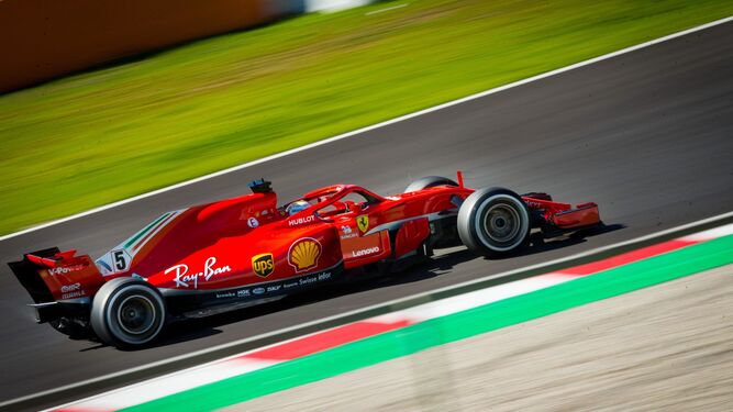 El alemán de Ferrari Sebastia Vettel, durante la primera jornada de la segunda tanda de entrenamientos.