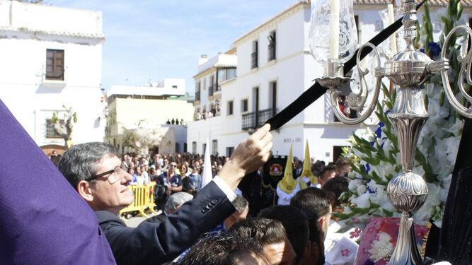 El alcalde felicita a las tres cofradías y destaca el éxito de esta Semana Santa