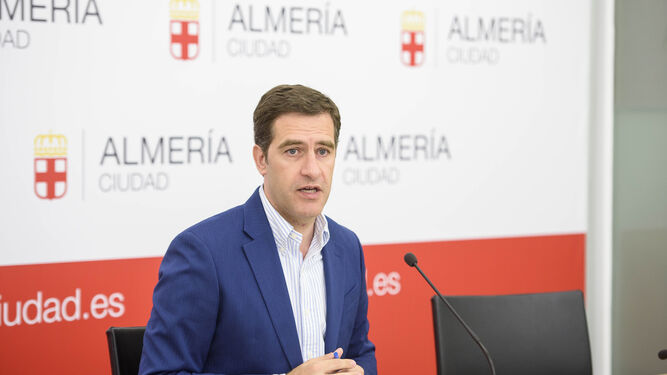 Miguel Ángel Castellón durante la rueda de prensa ofrecida en la mañana de ayer.