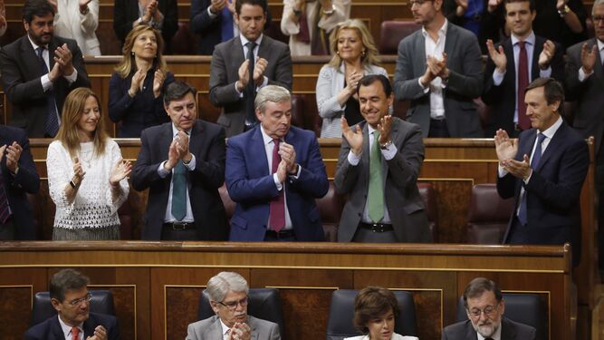 Aplausos a Rajoy.