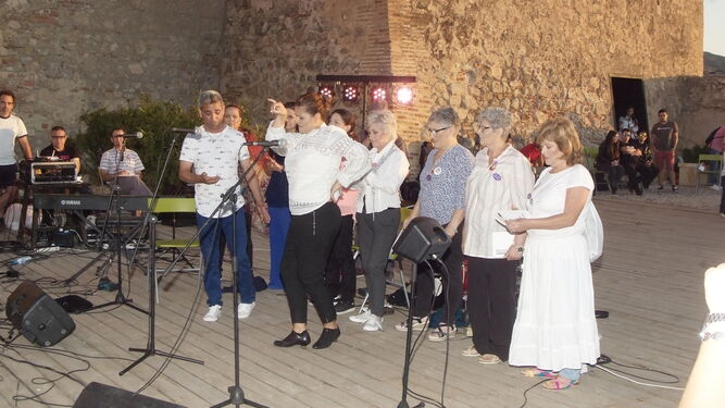 Amanecer en la Alcazaba recuerda a Colombine con poesía y música