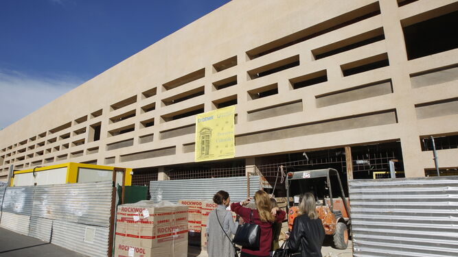 Imagen de la fachada del Mesón Gitano este invierno, cuyas obras en el interior del edificio están a punto de acabar.