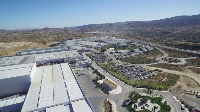 Imagen aérea del parque industrial de Grupo Cosentino en Cantoria, donde tiene su sede la multinacional almeriense.
