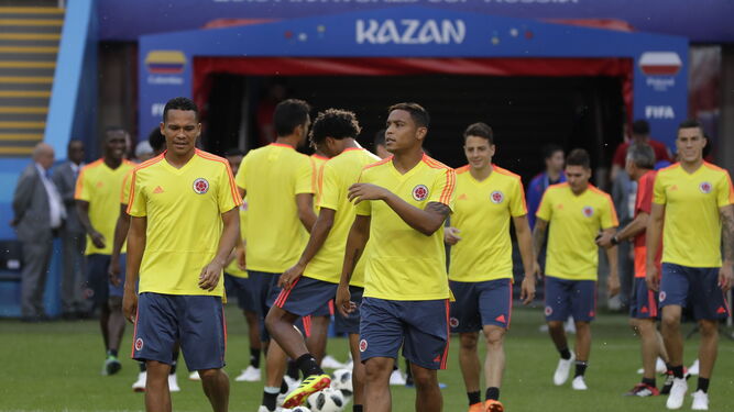 Los jugadores colombianos, durante el último entrenamiento antes del encuentro de hoy.