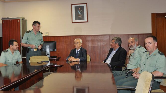 Encuentro mantenido por el subdelegado con los responsables de la Comandancia de la Guardia Civil de Almería.