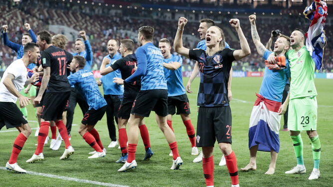 Los jugadores croatas celebran la clasificación para la final del Mundial.
