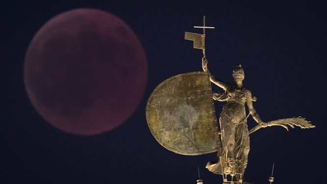 Eclipse de luna en Sevilla