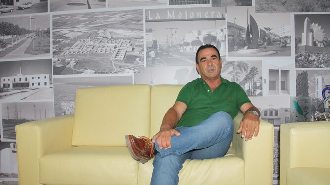 El alcalde de La Mojonera recibió a Diario de Almería en su despacho.
