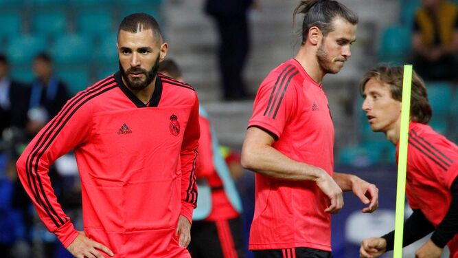 Benzema, Bale y Modric se ejercitan en el estadio de Tallin donde se disputará la final.