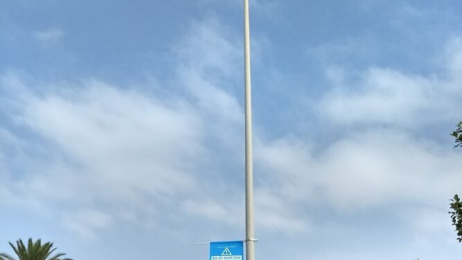 Banderola ubicada en la Avenida del Golf de Playa serena.