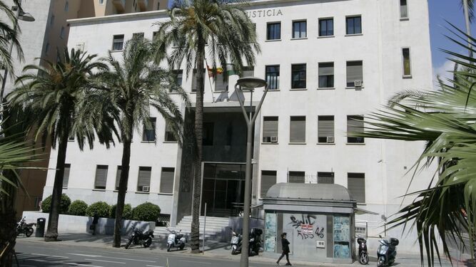 La fiscalía provincial de Almería está en la Audiencia Provincial.