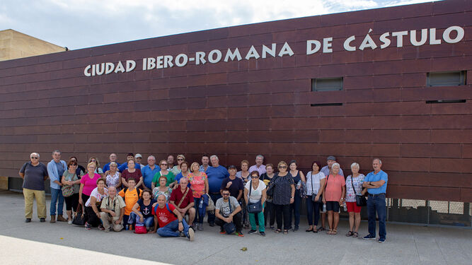 El grupo de vecinos de Rioja en la ciudad Ibero-romana de Cástulo.