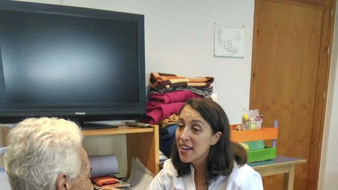 Una de las usuarias del Complejo José Bueno durante la terapia.