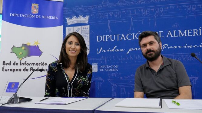 Carmen Belén López y Jonathan Sánchez en la presentación en el Palacio Provincial.