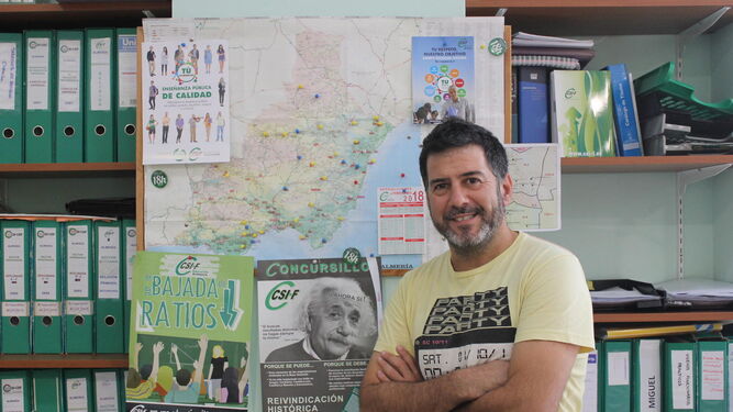 El responsable de Educación del sindicato CSIF durante la entrevista concedida a Diario de Almería.