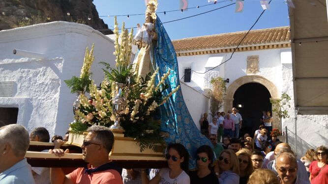 Procesión de la Virgen del Rosario de Huebro en  2017.