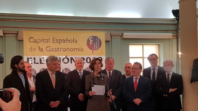 El jurado se reunió ayer a las doce del mediodía en el Palacio de Fernán Núñez en Madrid.