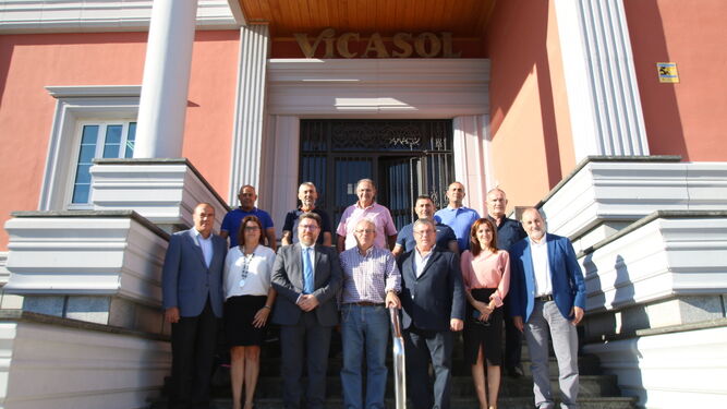 El consejero de Agricultura visitó Vicasol, en la Puebla de Vícar, por la tarde.