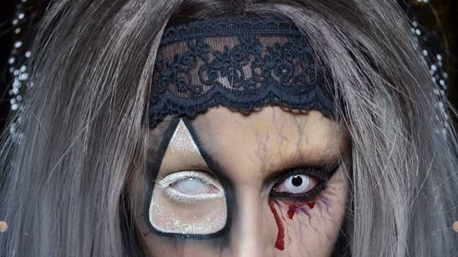 Maquillaje de Ouija, de @excess_makeup