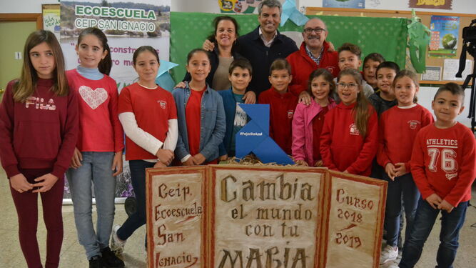 El Ayuntamiento comparte la 'Pajarita Azul' con el colegio San Ignacio
