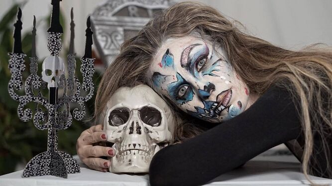 Vanesa Romero felicit&oacute; el Halloween a todos sus seguidores con este siniestro maquillaje.