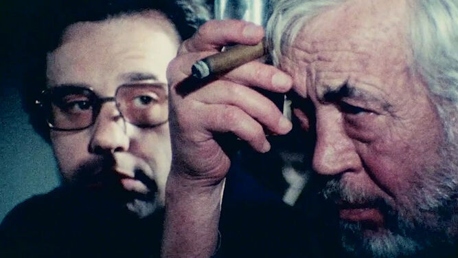 Peter Bogdanovich y John Huston en una imagen de 'The other side of the wind'.