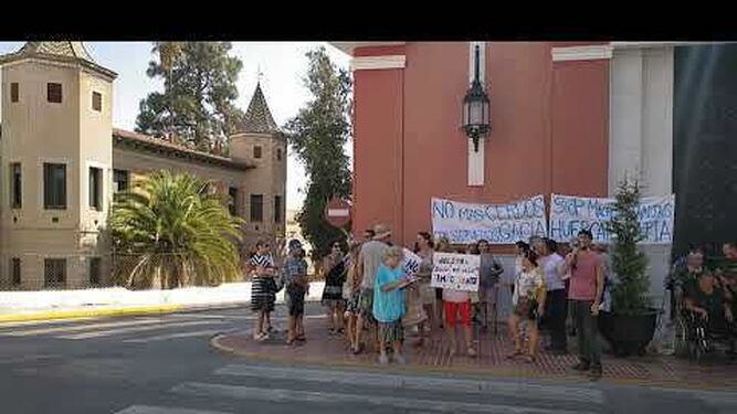 Vecinos de Gacía en una manifestación anterior por las macroganjas en el municipio.