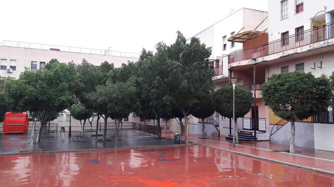 Barriada de Los Apóstoles junto al barrio de Torrecárdenas, una promoción de viviendas de la Junta de Andalucía.