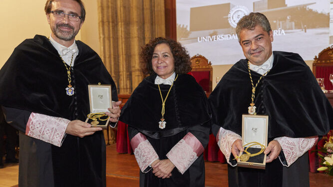 Carmelo Rodríguez, rector de la Universidad de Almería, recibió la distinción.