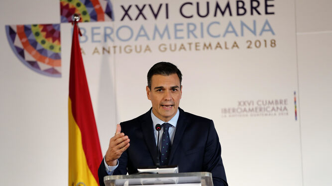 Pedro Sánchez en rueda de prensa durante la XXVI Cumbre de las Américas.