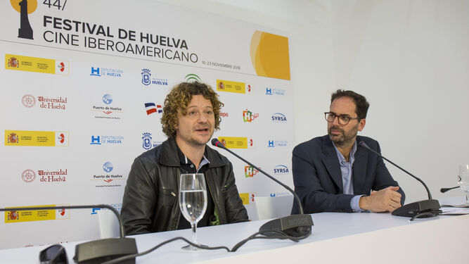 El cineasta Xavi Sala, junto al periodista Rafael López.