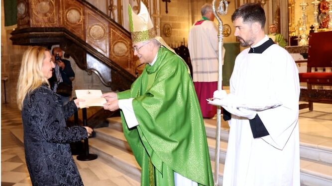 El obispo entregó la misión canónica a los profesores de religión