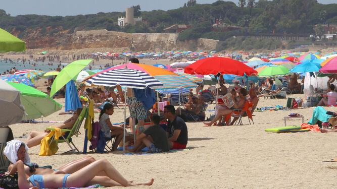 El turismo sigue siendo vital para el empleo en Andalucía.