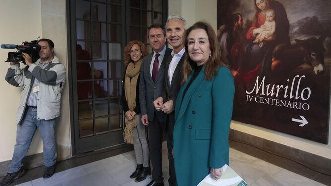 De izquierda a derecha, Isabel Ojeda (ICAS), Juan Espadas, Miguel Ángel Vázquez y Valme Muñoz, esta mañana en el Museo de Bellas Artes.