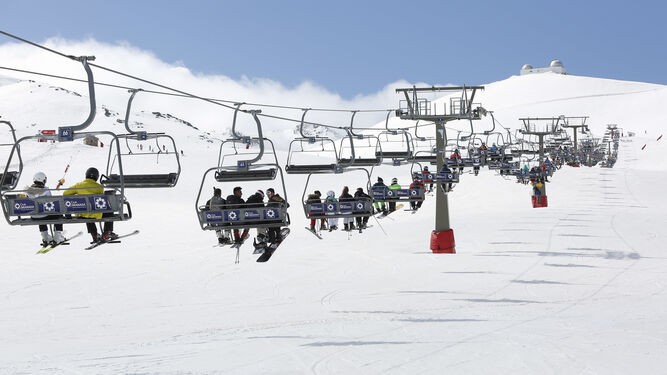 Sierra Nevada abre sus puertas a los esquiadores este sábado 24 de noviembre