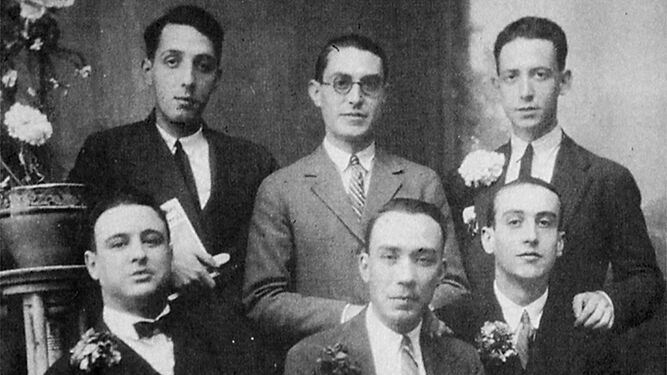 Rafael Porlán -con gafas-, con Romero Murube y Núñez de Herrera, y sentados, Collantes, Sierra y Pablo Sebastián.