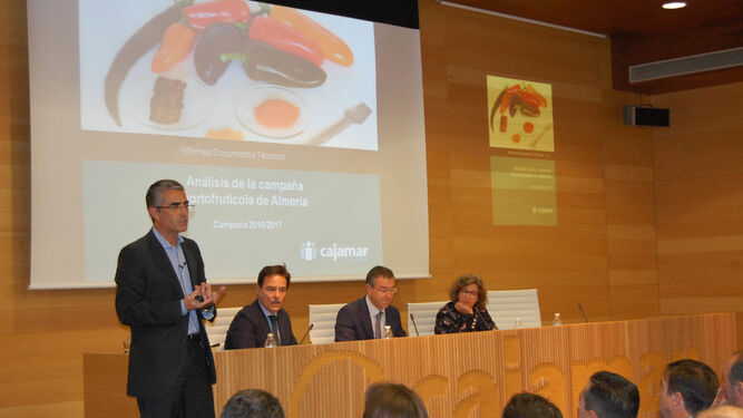 Imagen de la presentación del informe de campaña hortofrutícola de Almería del año pasado.