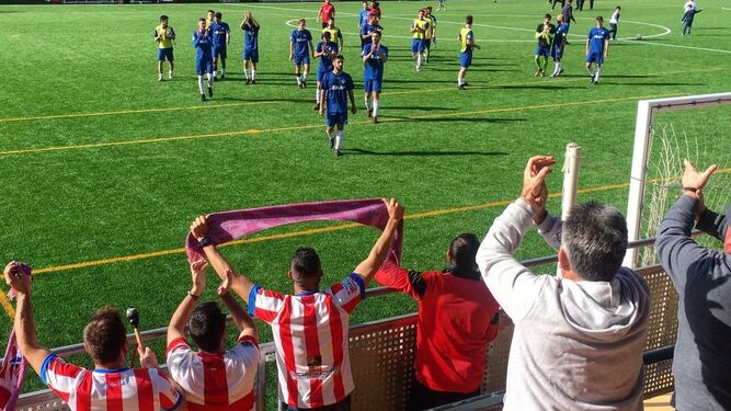 Una veintena de aficionados del Poli Almería se desplazaron al feudo del CD Rincón.