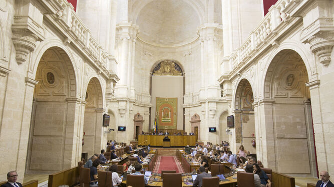 Salón de plenos de Parlamento andaluz.