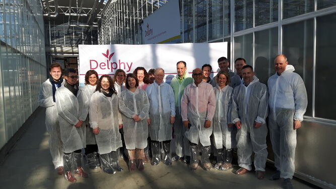 Un equipo de I+D de Delphy, en una visita a otro país.