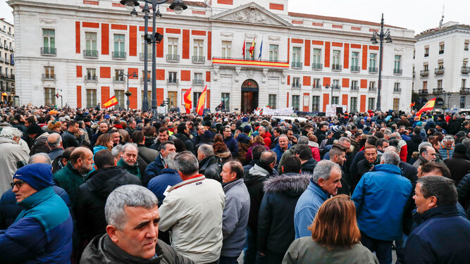 Los taxistas de Madrid protestan en la Puerta del Sol