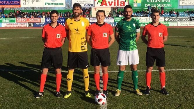 El CD El Ejido jugó con una equipación alternativa del Villanovense por decisión arbitral.